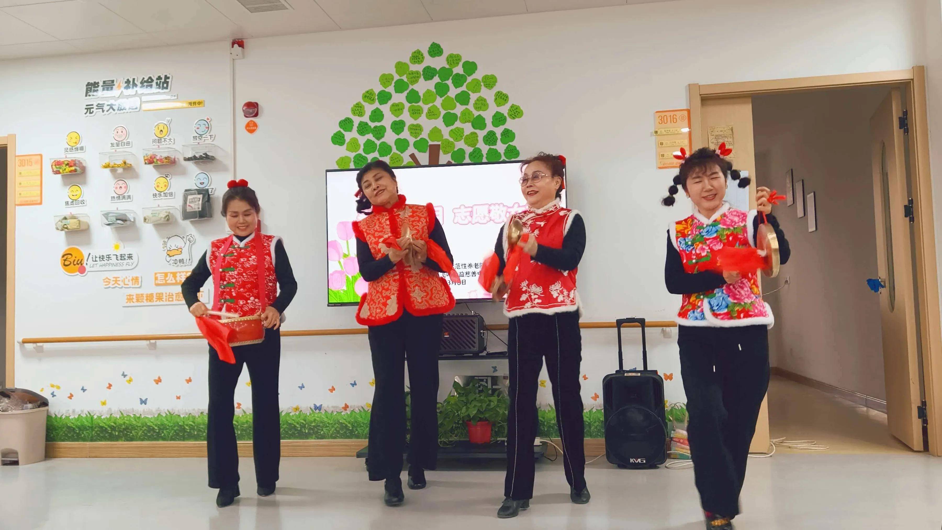 “三句半”逗笑全场，古城西安这场敬老演出暖到心坎里！